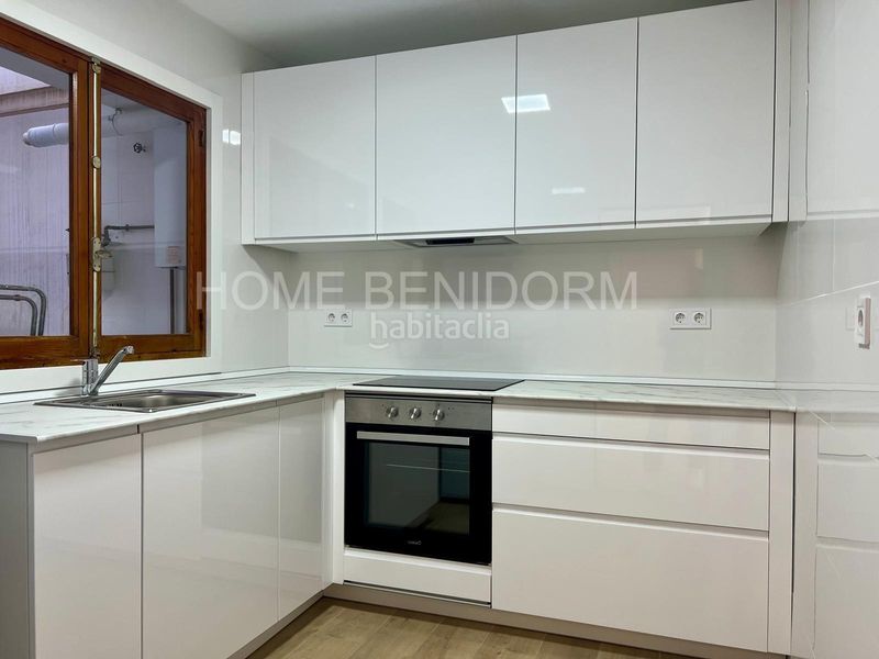 Foto f228ea4f-9aa9-49fc-adf6-cd2559403851. Miete etagenwohnung in Centro Urbano Benidorm