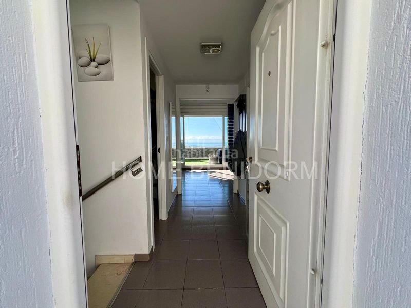 Foto 71981e90-ec4b-4ee8-a760-3a95c856cba3. Chalet  de 3 habitaciones con vistas al mar y montaña en balcón terra marina en Finestrat
