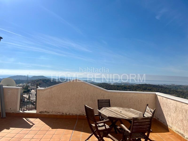 Foto 74400ef1-c3ad-4ef1-93e4-2491d76bb20a. Chalet  de 3 habitaciones con vistas al mar y montaña en balcón terra marina en Finestrat