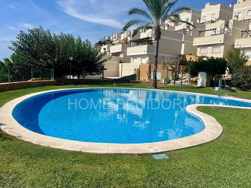 Foto 88462f6e-ac21-4408-a99c-8a65c07484bd. Chalet  de 3 habitaciones con vistas al mar y montaña en balcón terra marina en Finestrat