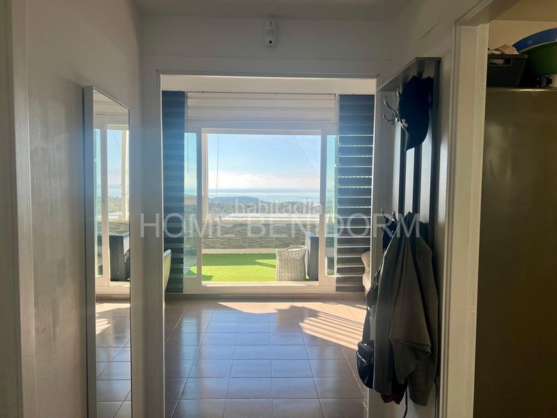 Foto a1c69a37-e1e8-4bf0-a169-5e13f027fa3d. Chalet  de 3 habitaciones con vistas al mar y montaña en balcón terra marina en Finestrat