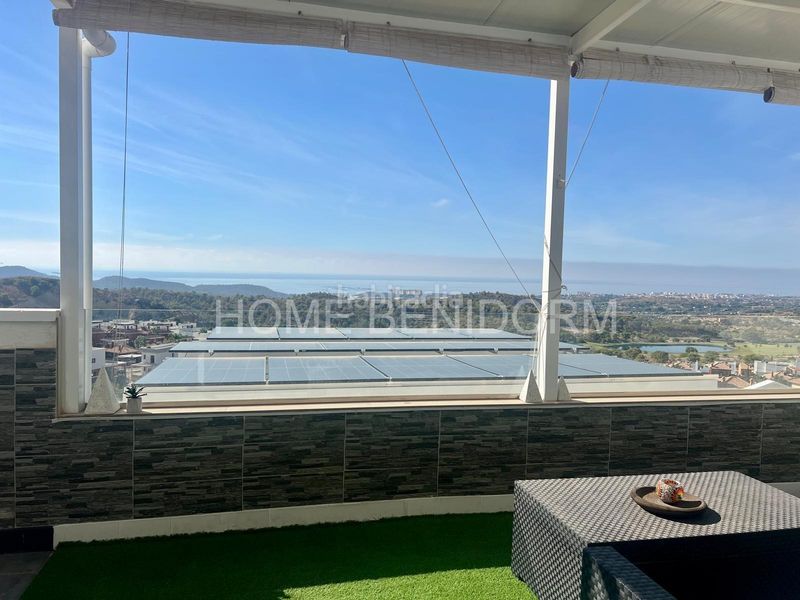 Foto bcacb4b2-acc1-4fa0-9d51-a7df0134071d. Chalet  de 3 habitaciones con vistas al mar y montaña en balcón terra marina en Finestrat