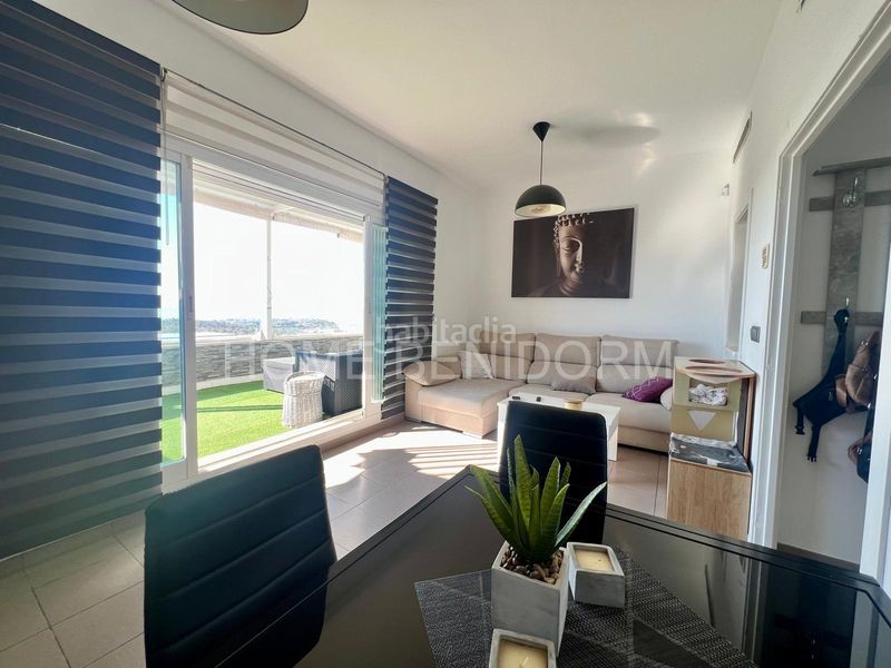 Foto e2442cf7-1cbd-43ea-b8c7-94bf31f7767e. Chalet  de 3 habitaciones con vistas al mar y montaña en balcón terra marina en Finestrat