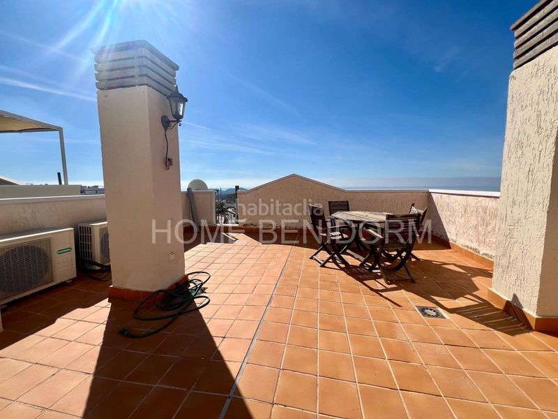 Foto f273b8f3-c364-4357-8069-098b0496eb9a. Chalet  de 3 habitaciones con vistas al mar y montaña en balcón terra marina en Finestrat