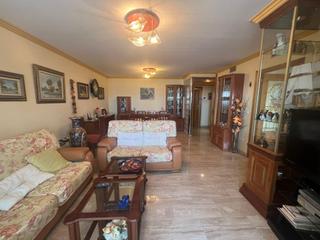 Pis en Playa Poniente. Piso a la venta con vistas al mar en la cala de benidorm