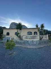 Chalet in La Alberca. Chalet en venta en polop, 4 dormitorios.