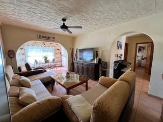 Chalet à Coloma. Chalet independiente con apartamento y piscina privada.