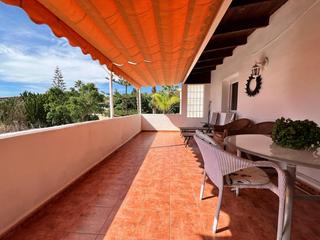 Xalet en Coloma. Chalet independiente con apartamento y piscina privada.