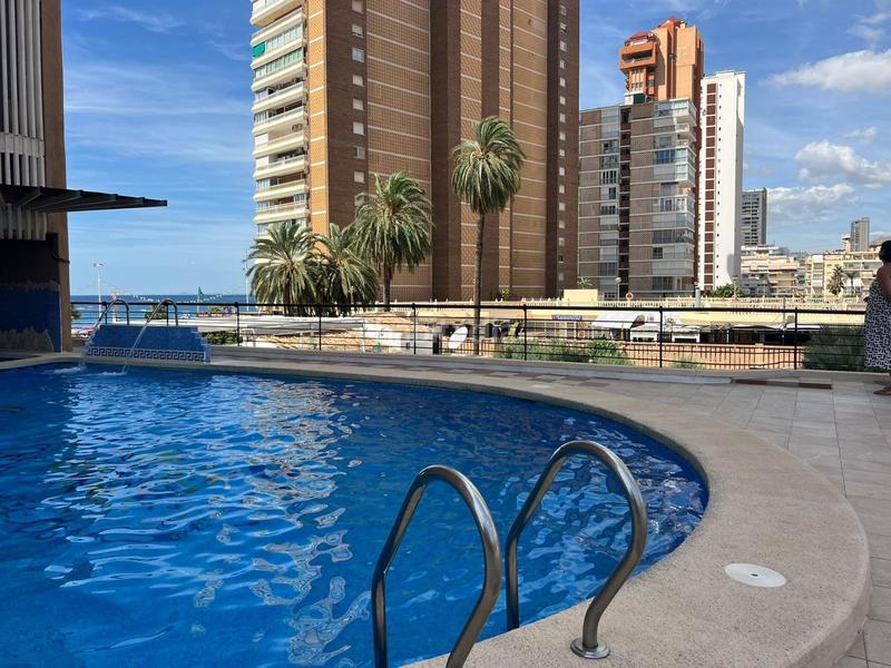 Foto 25a2fbcf-490d-4b33-876d-12b8608fc184. Appartamento con parcheggio piscina in Playa Levante Benidorm
