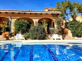 Xalet a Castell de Castells. Casa de campo con dos viviendas independientes