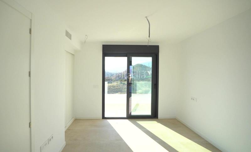Foto 72646f39-07d3-42b6-b122-6fdc4f6ee790. Attico con parcheggio piscina in balcón de Finestrat-terra marina Finestrat
