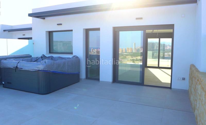 Foto aae2a22f-59f5-4854-a6ec-31659c22c015. Attico con parcheggio piscina in balcón de Finestrat-terra marina Finestrat