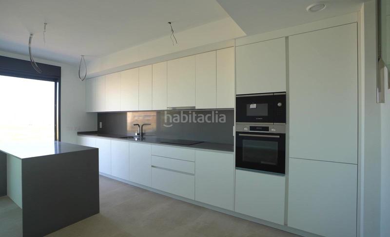 Foto d8a41d2a-7c1b-4ad4-a983-3fed604f96f1. Attico con parcheggio piscina in balcón de Finestrat-terra marina Finestrat