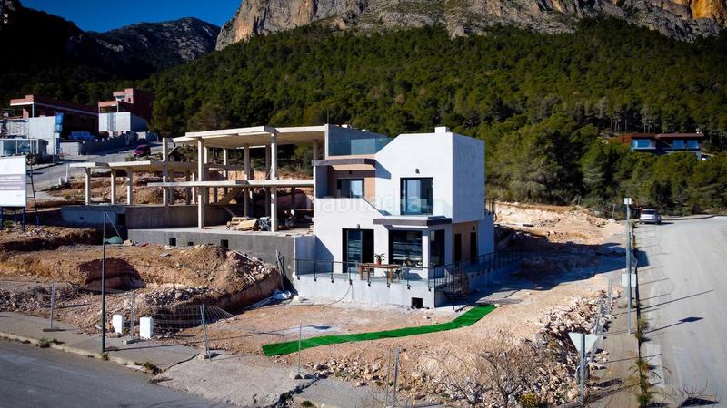 Foto fb87f53e-d4fa-4b36-9ef2-03817f78fc73. Chalet mit heizung parking pool in Montebello - Nou Espai Nucia (la)