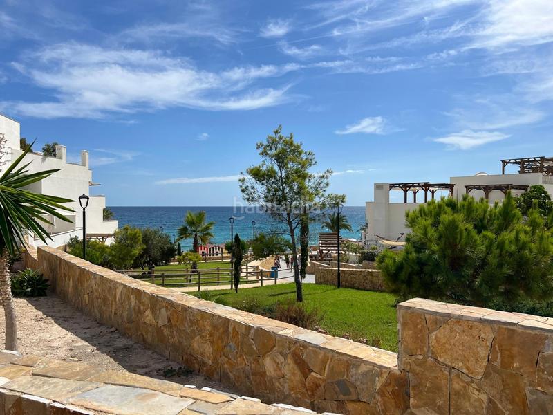 Foto 25110b77-c8d3-47d4-9796-a4ca0eed92dd. Casa adossada amb piscina a Pueblo Acantilado-Lanuza Campello (el)