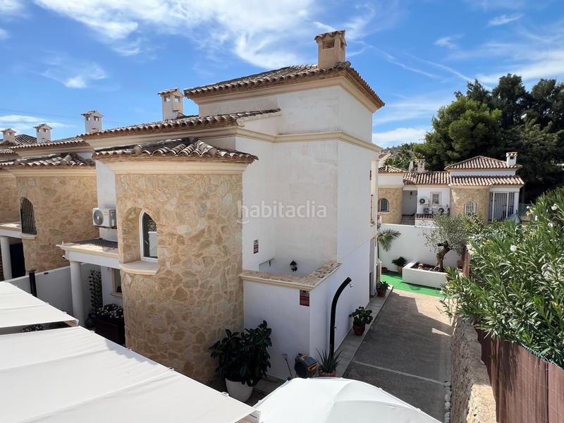 Foto 3f5eeab5-9386-40ac-ba87-8d418c3513e2. Casa adossada amb piscina a Pueblo Acantilado-Lanuza Campello (el)