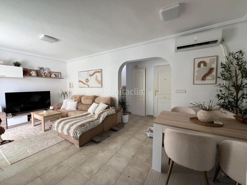 Foto 45e50b58-c352-4c13-ad99-0a0494c4071b. Casa adossada amb piscina a Pueblo Acantilado-Lanuza Campello (el)