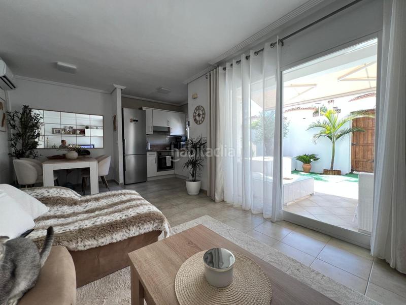 Foto 70a6a711-4bb8-46cf-b2e7-14f7f43203a5. Casa adossada amb piscina a Pueblo Acantilado-Lanuza Campello (el)