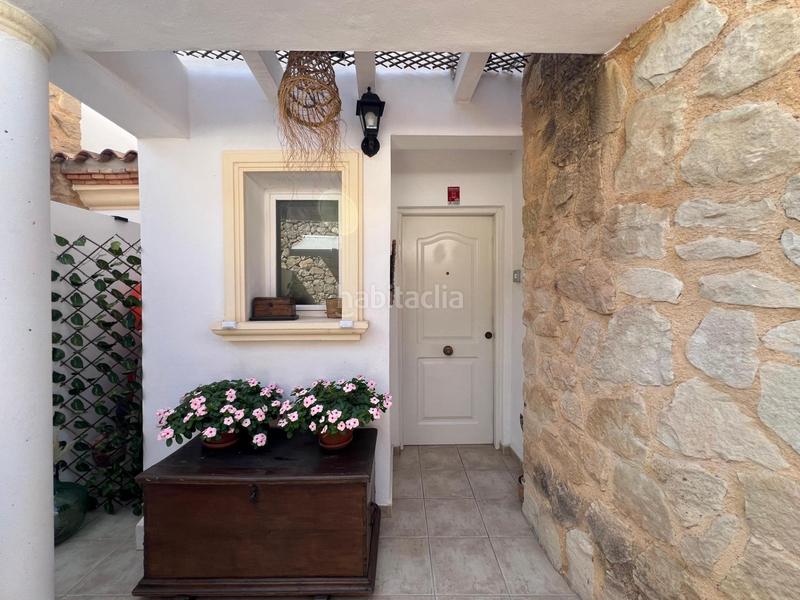 Foto 71f0efe8-a94e-4ed7-a957-a6940752691c. Casa adossada amb piscina a Pueblo Acantilado-Lanuza Campello (el)