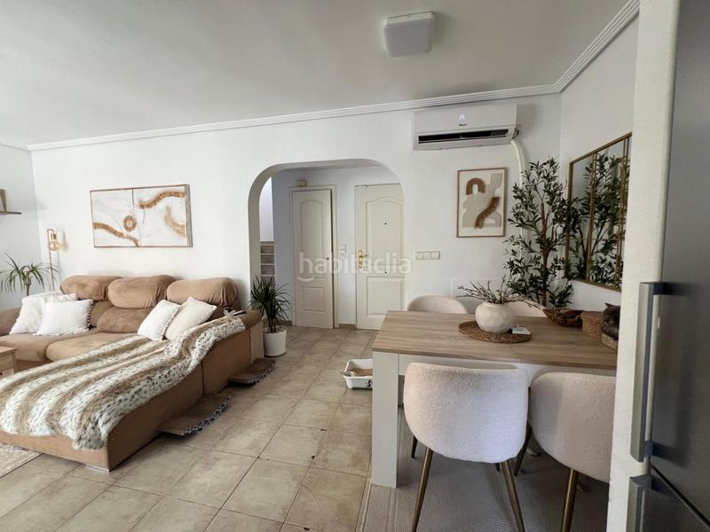 Foto 7b7ce5d5-e985-4793-bd89-595194e9e6c1. Casa adossada amb piscina a Pueblo Acantilado-Lanuza Campello (el)