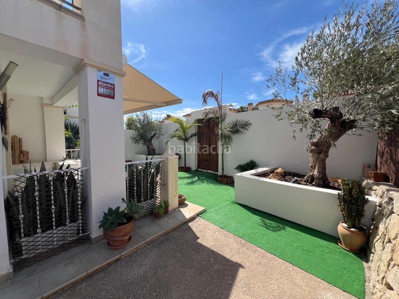 Foto 88ae7a96-deb2-4ac5-be00-3e9191170efe. Casa adossada amb piscina a Pueblo Acantilado-Lanuza Campello (el)