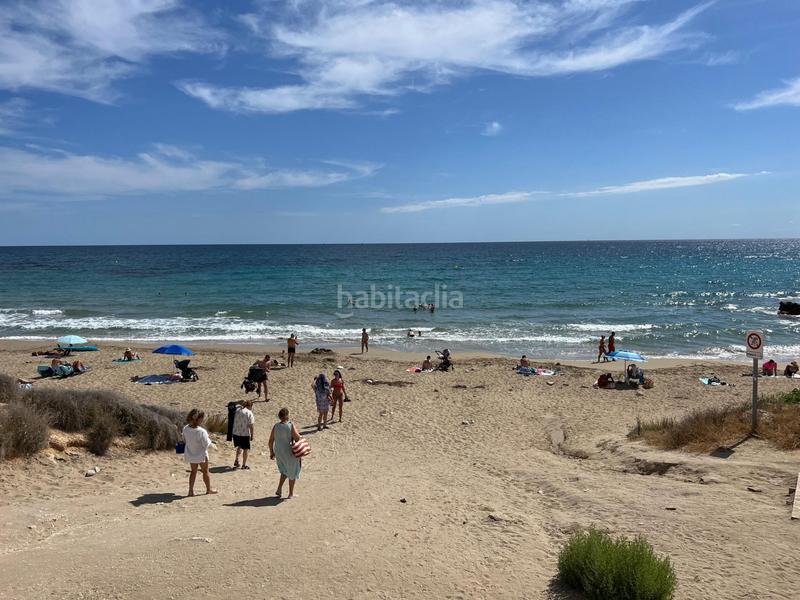 Foto a59c62d1-a6fc-451a-8d3b-9deac078f5d2. Casa adossada amb piscina a Pueblo Acantilado-Lanuza Campello (el)
