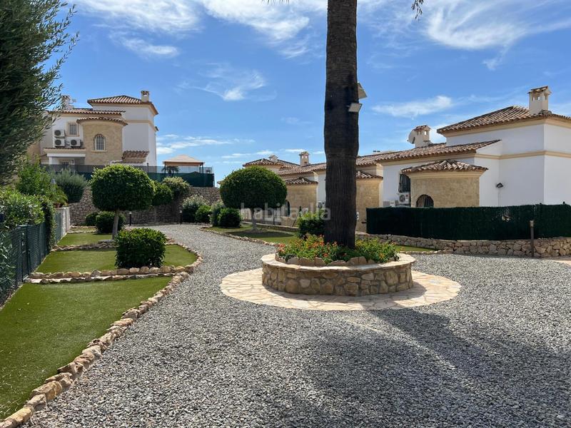 Foto b4d26560-5b3f-4c3b-a90f-49127419d78b. Casa adossada amb piscina a Pueblo Acantilado-Lanuza Campello (el)