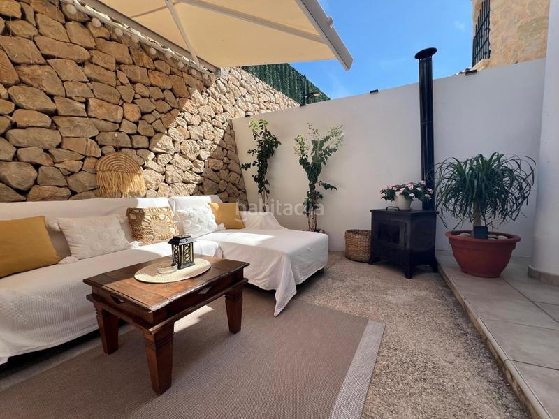 Foto e6354ca0-188f-41cd-80e8-994ffe5a432c. Casa adossada amb piscina a Pueblo Acantilado-Lanuza Campello (el)