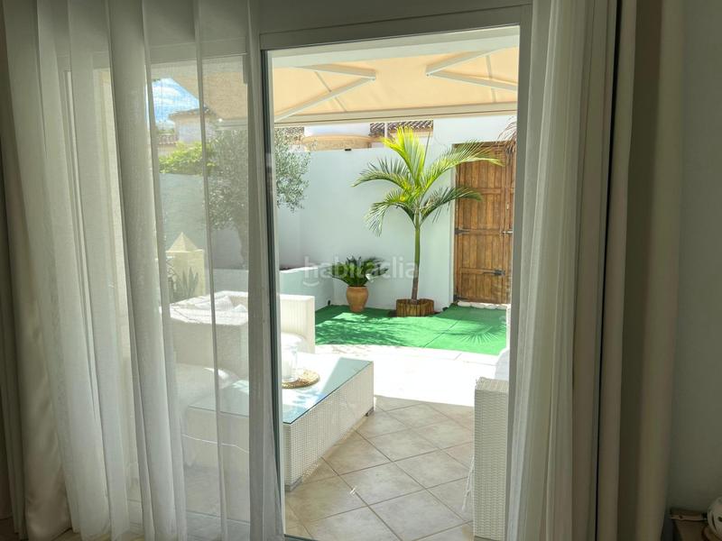 Foto e76d7c89-ddde-4a1e-9c5f-4eb3cb9dc4f7. Casa adossada amb piscina a Pueblo Acantilado-Lanuza Campello (el)