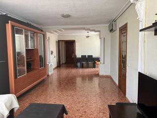 Pis a Playa Poniente. Piso de 3 habitaciones en benidorm