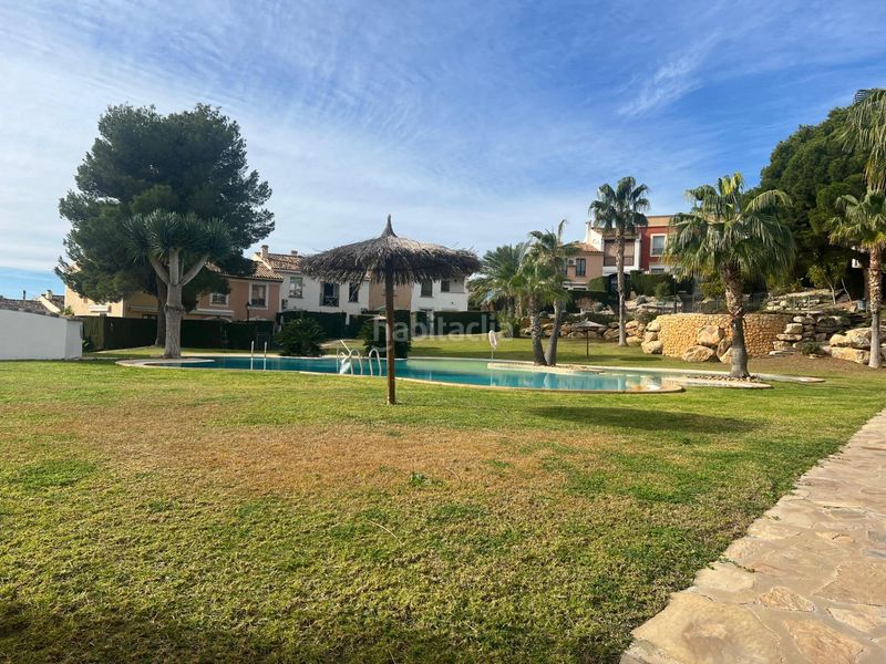 Foto 36906767-c0dd-4dda-9771-e8b1de032295. Casa adossada amb piscina a Golf Bahía Finestrat
