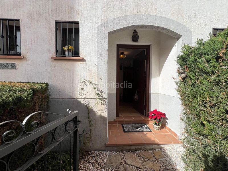 Foto c914fc3f-0dbb-4cc0-b6f4-16b7a4edcad8. Casa adossada amb piscina a Golf Bahía Finestrat