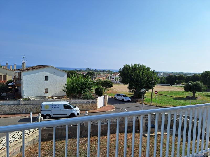 Foto ca52e4c7-febd-4fd3-a58f-031d6922ee77. Xalet amb xemeneia calefacció aparcament a Marítima Nord Torredembarra