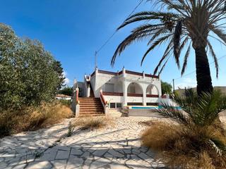 Chalet  Carrer eurim. Preciosa y espaciosa finca para reformar en una de las pocas par