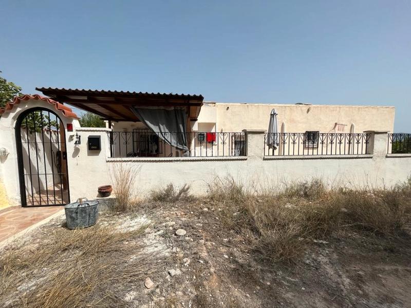 Foto 08a579b2-7d87-417c-b0ab-2256a12b54eb. Chalet con camino parcheggio piscina in Escandinavia-Cautivador Alfàs del Pi (l´)