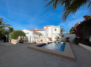 Chalet  Carrer els lleons 11. Espaciosa villa preciosa con vistas impresionantes en albir, cos