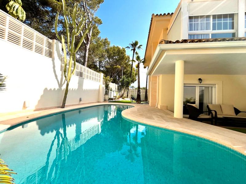Foto 72f21e86-f0a4-4e7d-a0d8-4264b640fc5d. Casa bifamiliare con camino parcheggio piscina in Alfàs del Pi (l´)