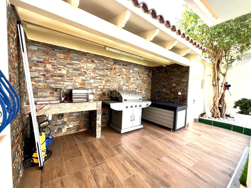 Foto 76ff4151-6bb0-447d-8926-bb3c3e50ac35. Casa bifamiliare con camino parcheggio piscina in Alfàs del Pi (l´)