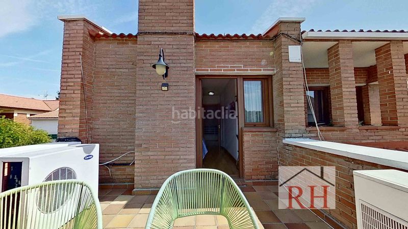 Foto 2843e94e-d714-4b3c-bfe4-cfb208fbd759. Chalet en Postas Azuqueca de Henares