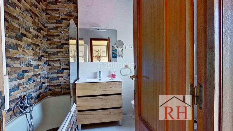 Foto 04298fb8-d6ba-4ed1-b195-5d6d8fd81c3f. Xalet amb xemeneia calefacció aparcament a Peñas Albas - Zulema Villalbilla