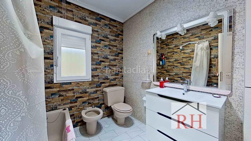 Foto 2fe92182-e6e1-4ba5-8b9b-5d75a9a09b4f. Xalet amb xemeneia calefacció aparcament a Peñas Albas - Zulema Villalbilla