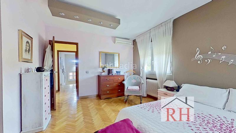 Foto 9a2e1ee6-cc75-43e8-81c0-f64c581fefe2. Xalet amb xemeneia calefacció aparcament a Peñas Albas - Zulema Villalbilla