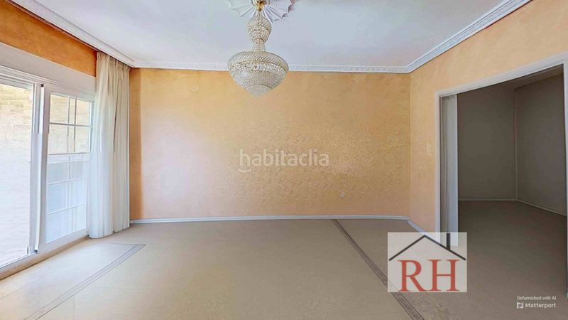Foto 33a82077-87df-4ec1-a4c7-e877d1066c7b. Casa adossada amb xemeneia calefacció aparcament a Alcalá de Henares