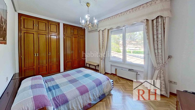 Foto 3d4e50a6-0406-4098-b080-7f67edbaadd4. Casa adossada amb xemeneia calefacció aparcament a Alcalá de Henares