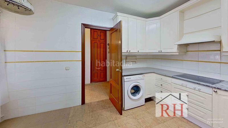 Foto c7771b8b-f51e-451f-9ffe-befd0de93220. Casa adossada amb xemeneia calefacció aparcament a Alcalá de Henares