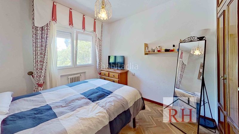 Foto d93f0561-b484-4bdf-992f-e300812bc6ba. Casa adossada amb xemeneia calefacció aparcament a Alcalá de Henares