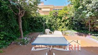 Semi detached house in Calle Cabrera