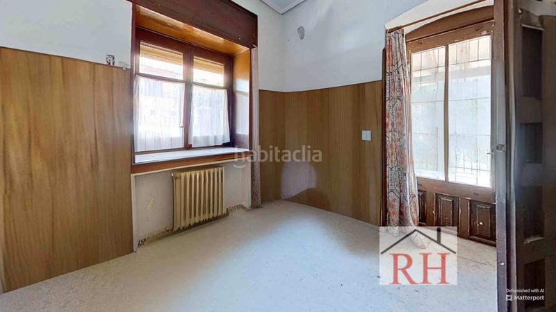 Foto 246c6e4f-c727-4b31-9fb4-7a81679cf8ec. Chalet dans Centro Azuqueca de Henares