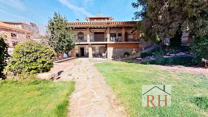 Foto f2d72d92-f8dd-4141-b696-bcd0c5542854. Chalet dans Centro Azuqueca de Henares