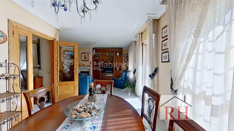 Foto 4049d31a-6125-4a58-8ff9-47f4171a4eb8. Casa a schiera con camino riscaldamento parcheggio in Alcalá de Henares